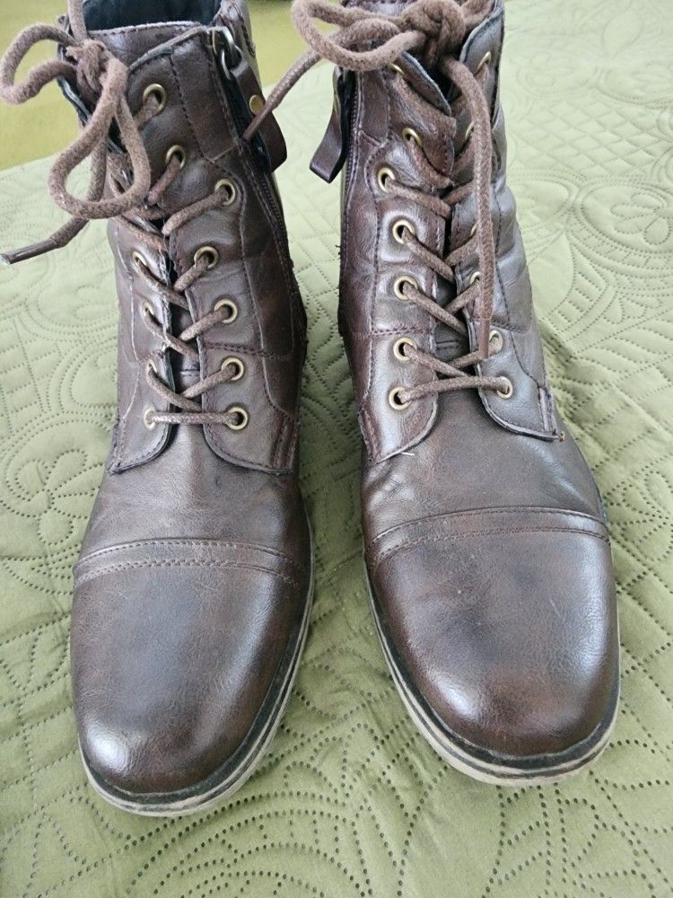 Leather Ankle Boots .