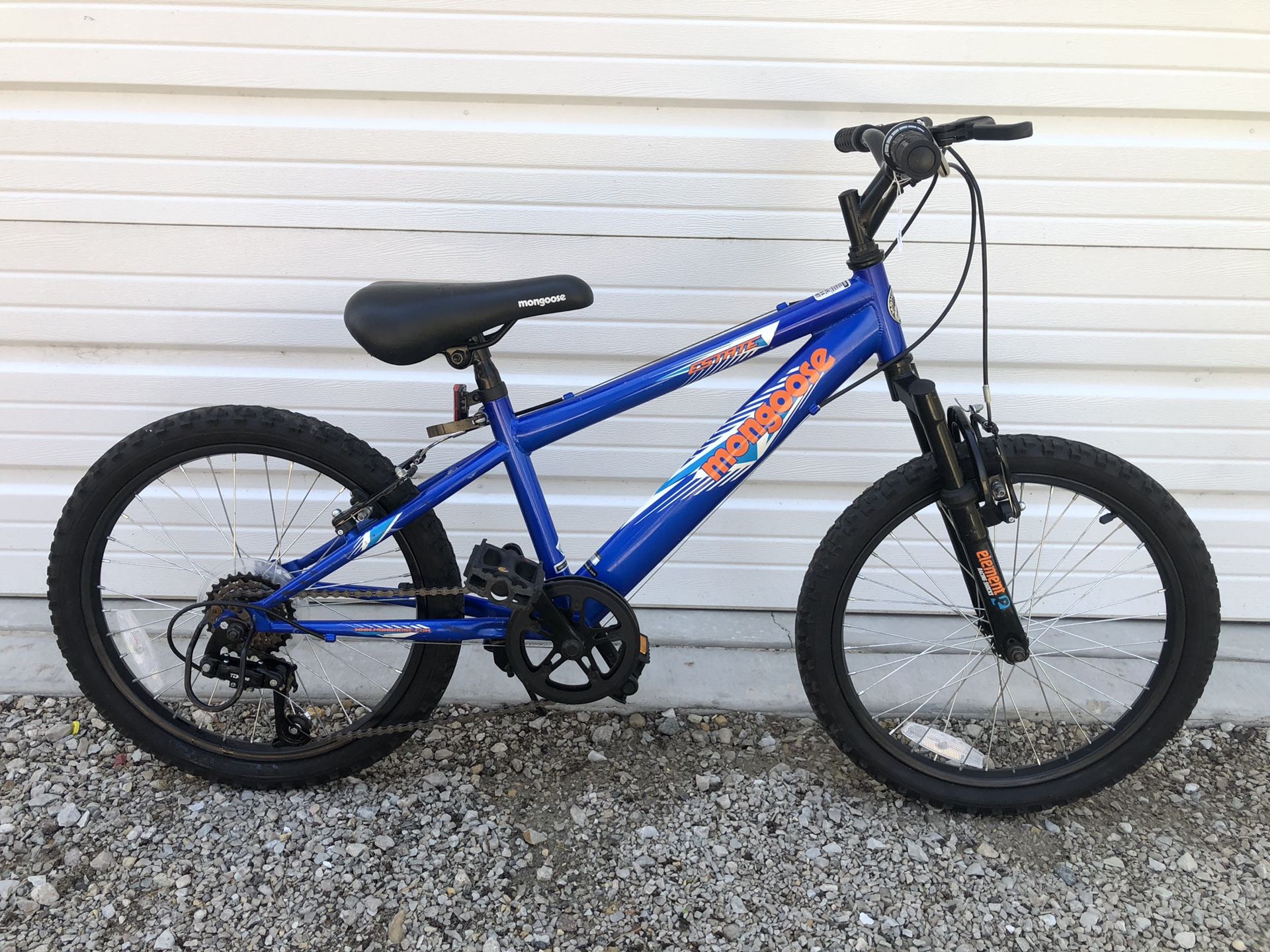 Boys 20 inch mongoose estate six speed mountain bike
