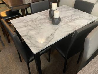 5Pc Dining Set (new in box)