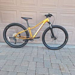 TREK MARLIN 6 MOUNTAIN BIKE 27.5 INCH 1 X 10 SPEED ( CHECK MY OTHER BIKES)