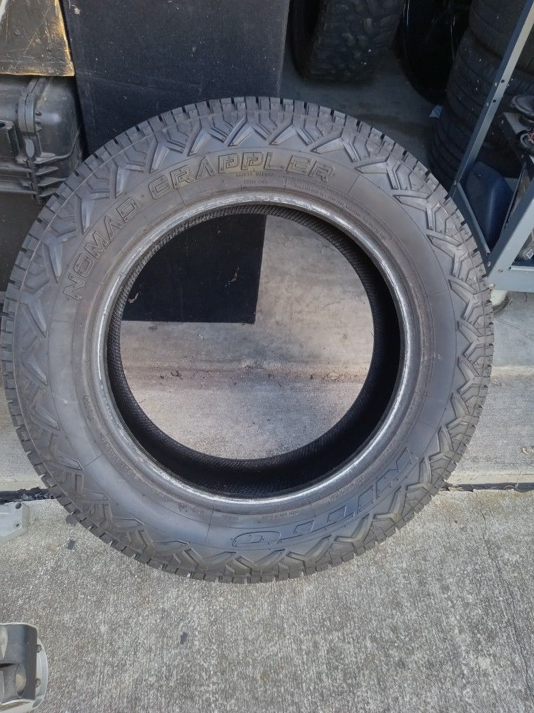 20" Nitto Nomad Grappler