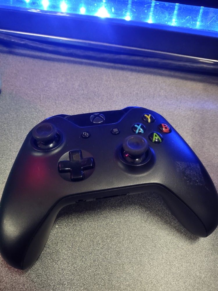 XBOX ONE CONTROLLER