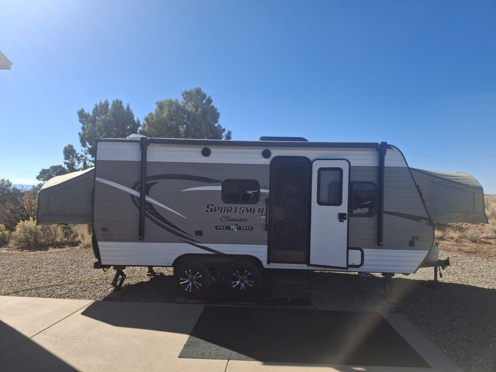 2018 KZ Sportsmen Classic 180 RBT