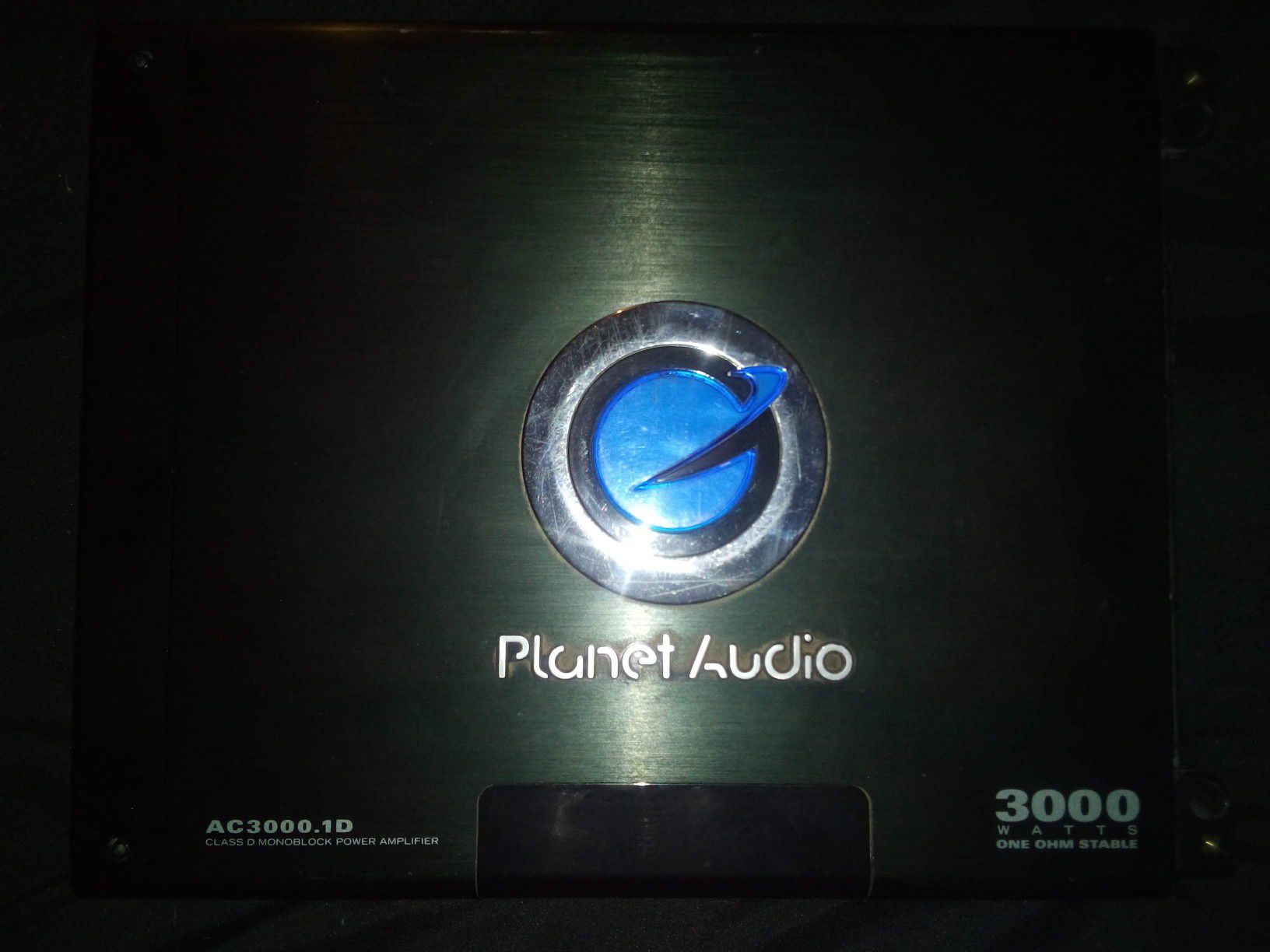 Planet audio amp