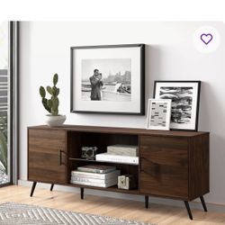 Wade Logan Bulhary 60" 2-Door TV Stand