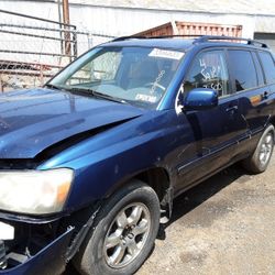 PARTING 2004 TOYOTA HIGHLANDER 