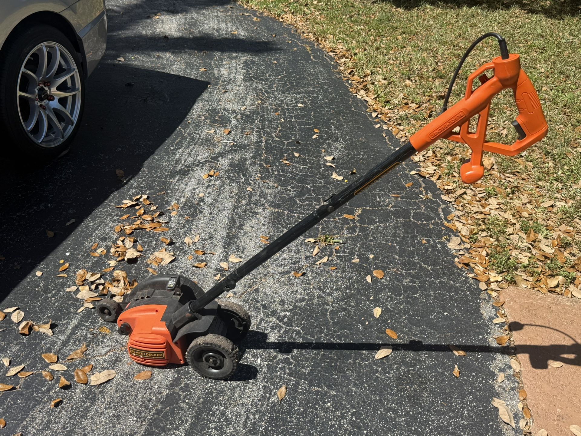 BLACK+DECKER 12 Amp 2-in-1 Landscape Edger and Trencher, (LE760FF)