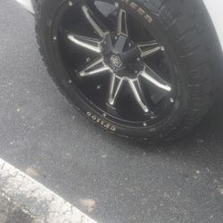 22×33.5 Rims And Tires 