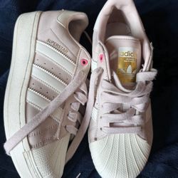 Adidas Superstar Gender Neutral Mens 7/ Women’s 9