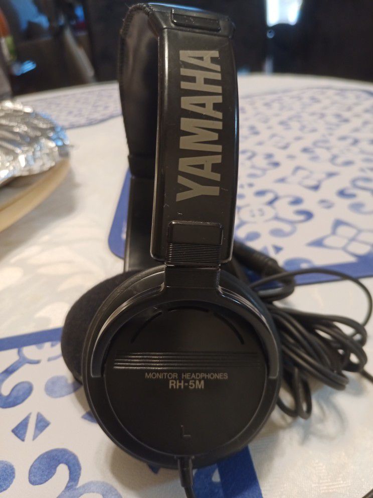 Headphones Yamaha RH -5M 