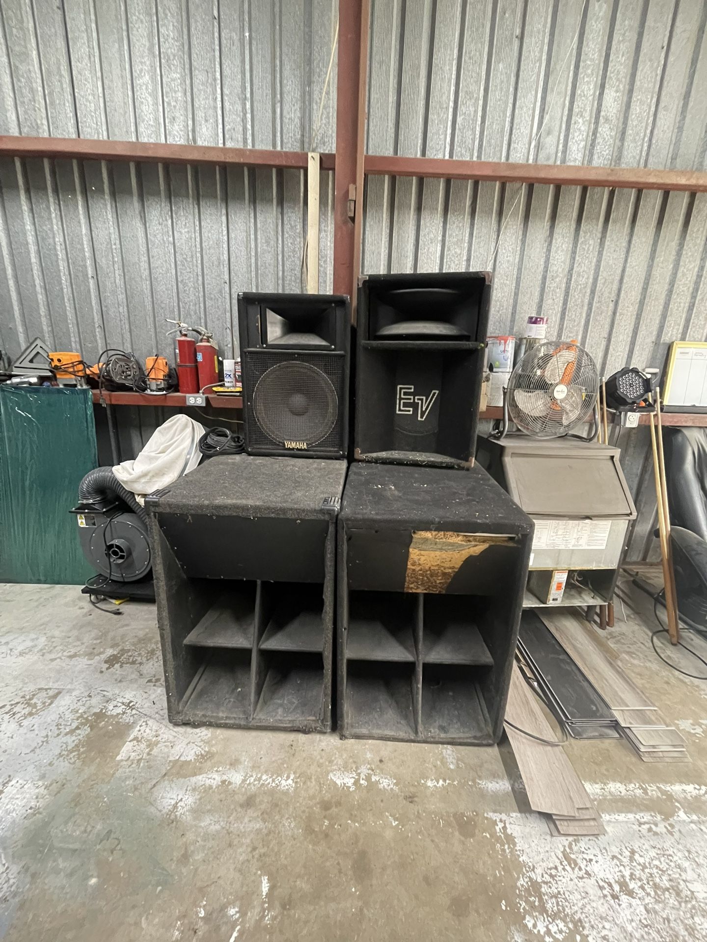 4 Speakers (Used Too Play In A Club And Were Really Good)