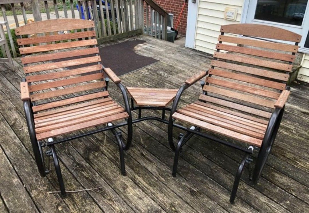 WOODEN GLIDER BENCH