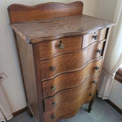 Vintage Oak Chest of Drawers 