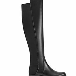 Women’s boots size 8