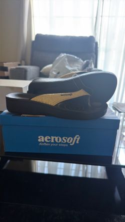 Aerosoft Womens Size 8 Sandals-Brand New