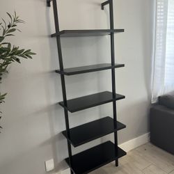 Modern Black 5-Tier Wall-Mounted Ladder Shelf – Minimalist Metal & Wood Bookshelf