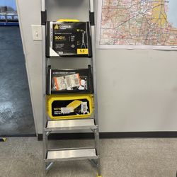 5.5FT 300LB Capacity- Gorilla Ladder