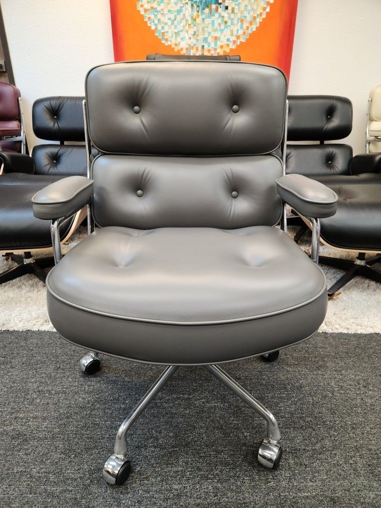 🍀BRAND NEW!🍀EAMES HERMAN MILLER TIME-LIFE EXECUTIVE CHAIR POLISHED
🍀ALUMINUM BASE/FRAME GREY LEATHER 
🍀RETAIL IS ABOUT $6000 WITH TAX