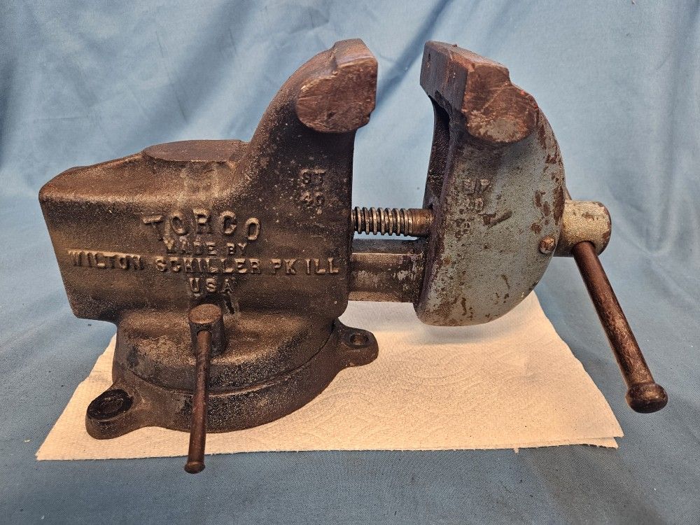 WILTON TORCO SWIVEL BASE VISE, 4 INCH JAWS, HEAVY DUTY