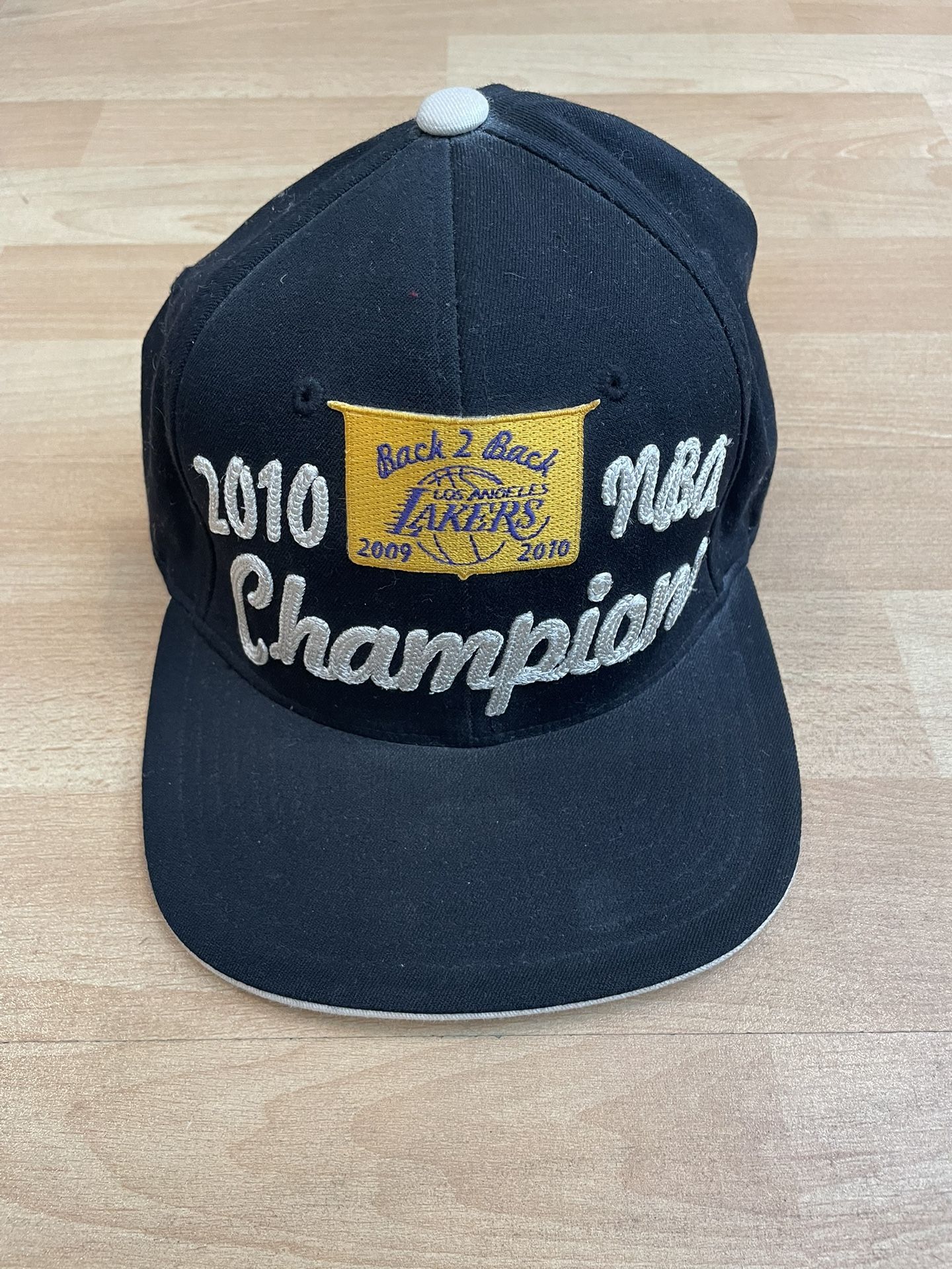 LAKERS 2010 ONE SIZE FITS ALL BACK TO BACK HAT