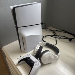 PS5 with all wires besides charger includes a wireless turtle beach headset 