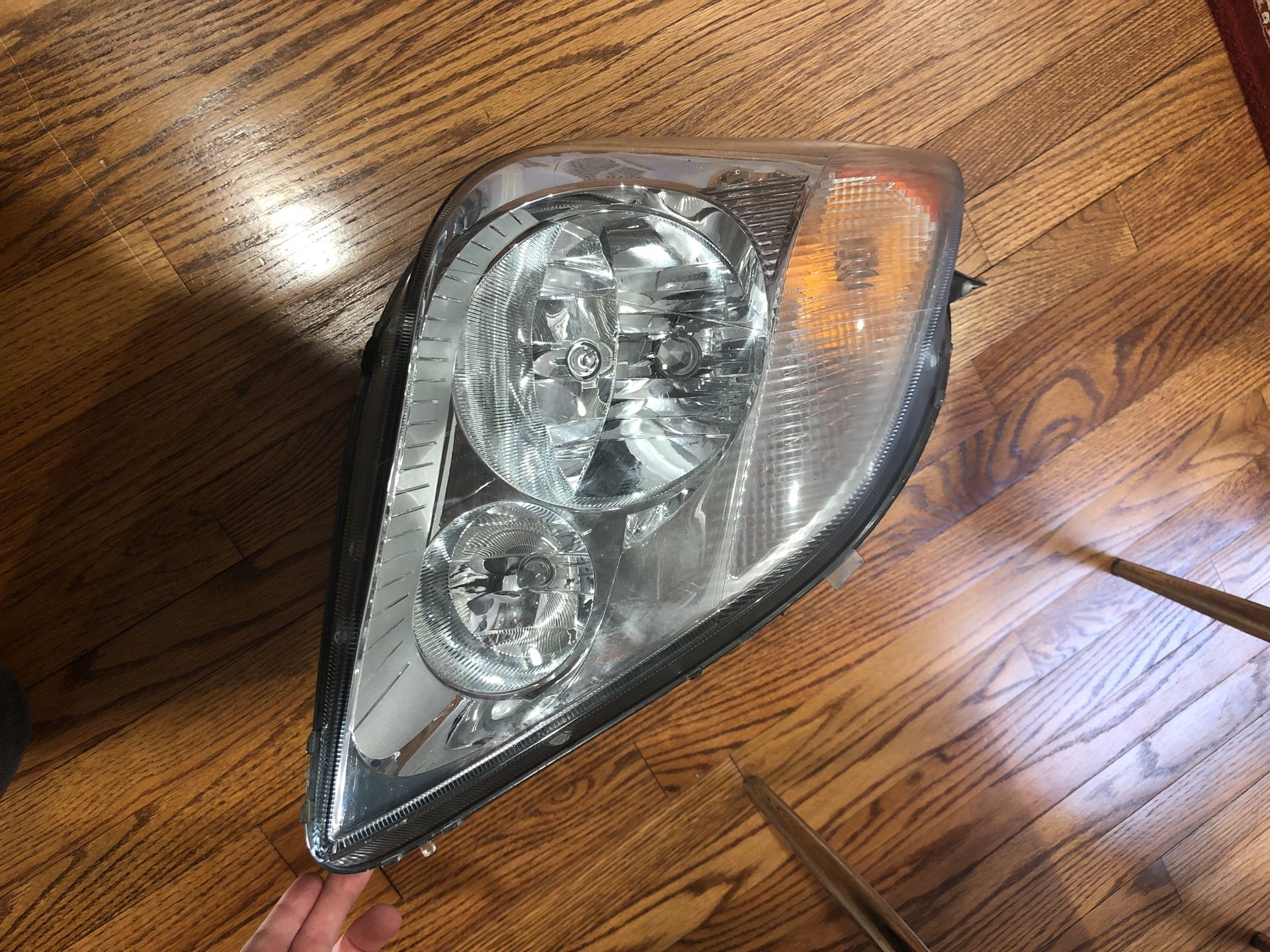 2013 Mercedes Benz headlight passenger side