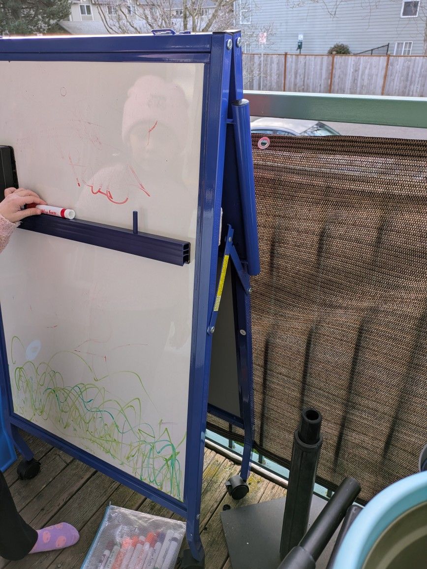 Foldable White Board/Felt Board