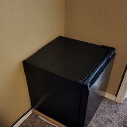 Mini Refrigerator 