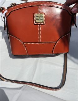 Dooney &Bourke Brown Leather cross body purse