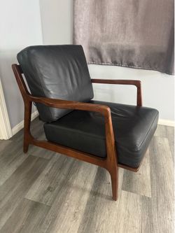 Poly and Bark leather verity lounge chair
