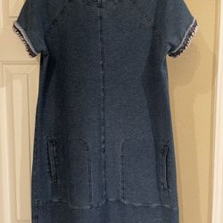 2 Dresses, Grey With White GAP Size Medium, Blue MAX Jeans Size Large With Pockets 