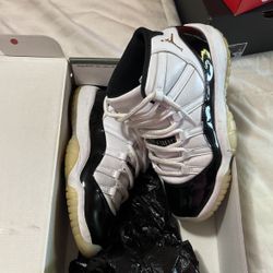 Jordan 11s Size 6 