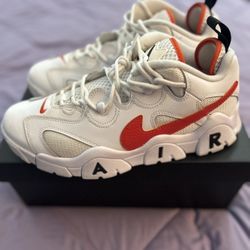 Size 10 - Nike Air Barrage Low Rucker Park