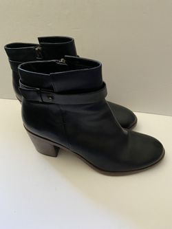 Halogen Booties size 9M black leather