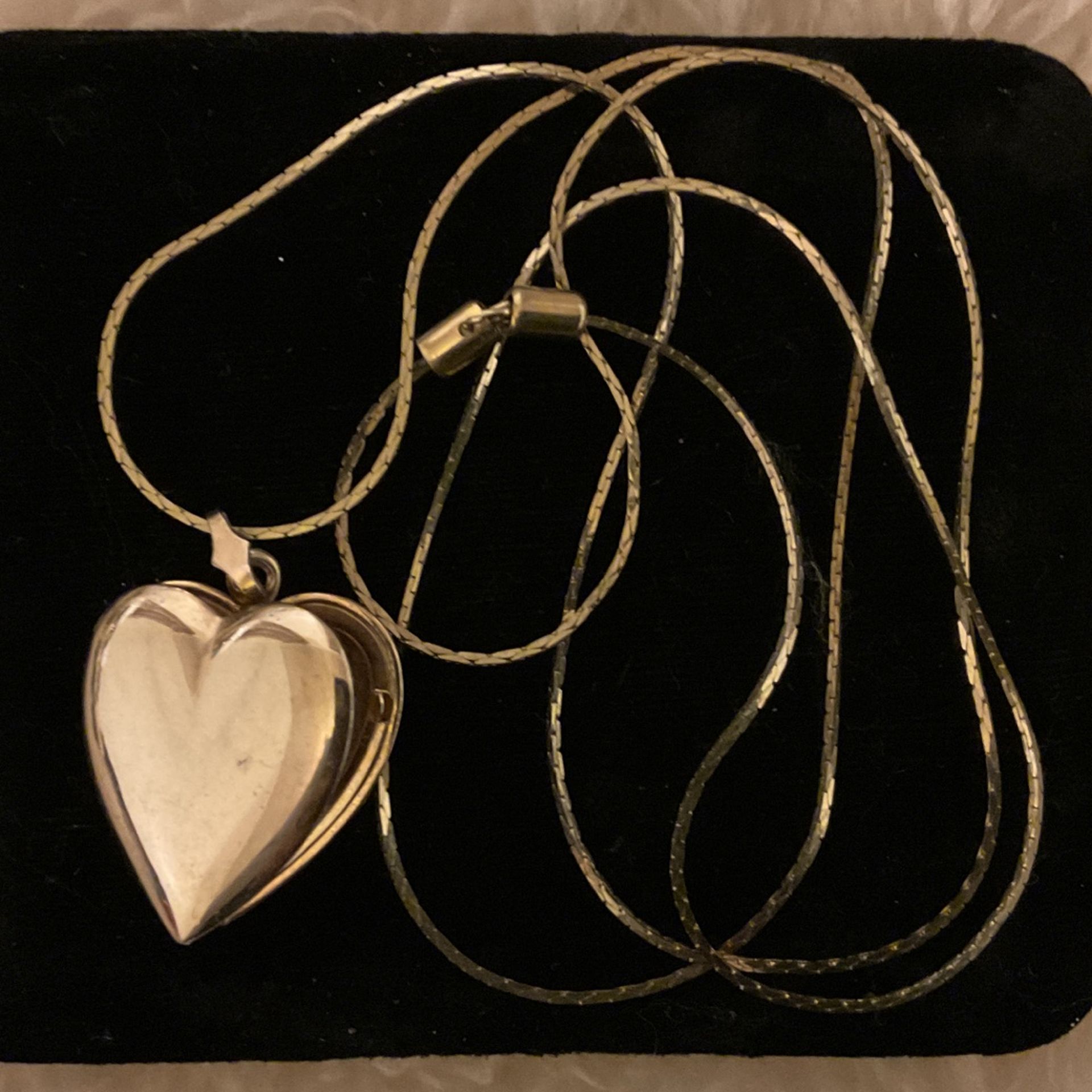 Gold Necklace With Heart Locket Pendant