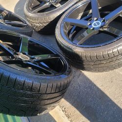 Wheel 20 5 Lugs 5x114.3 Like New