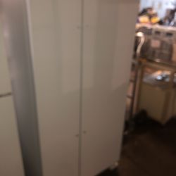 Whirlpool Side By Side (Like New Condition 