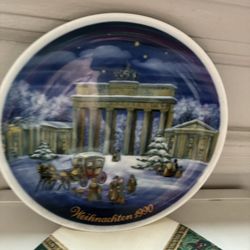 Very Nice Collection Of Beautiful Vintage Plates 