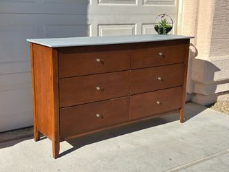 Dovetailed Brown Dresser - 6 Drawers