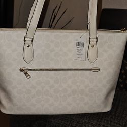 Coach Tote New With Tags. Price Is Firm No Lower.  I Paid Cash For This Purse. 
