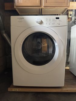 Frigidaire Electric Dryer for sale