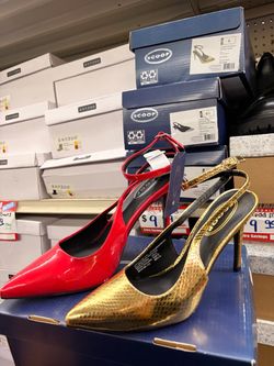 Scoop Women's Pointed-Toe Slingback Heels