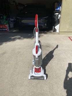 Like New Black & Decker Vacuum Cleaner For Sale$60