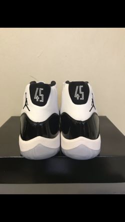 Size 10.5 Jordan Concords