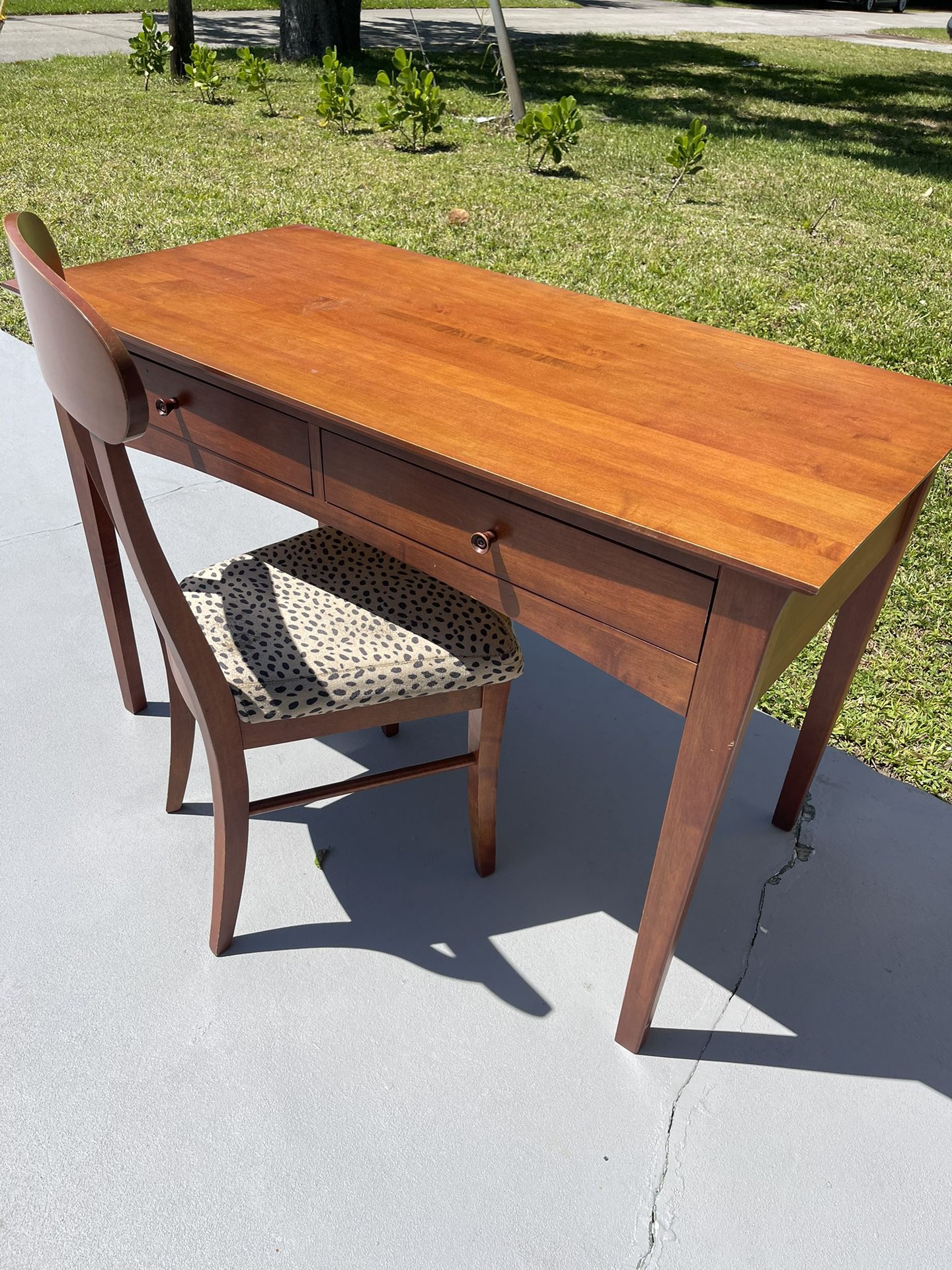 Baronet Wood Desk w/ Chair