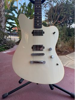 Fender Japan Modern Jazzmaster w/ upgraded pickups