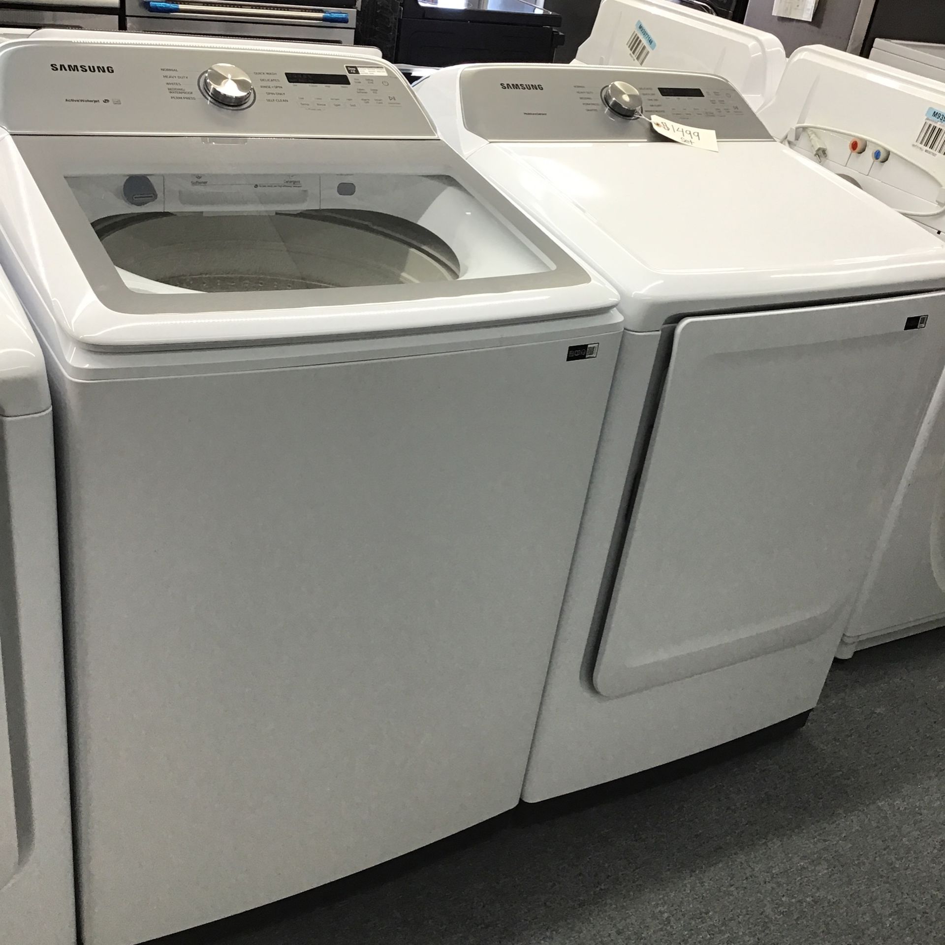 New Scratch And Dent Samsung Washer And Dryer Set. 1 Year Warranty 