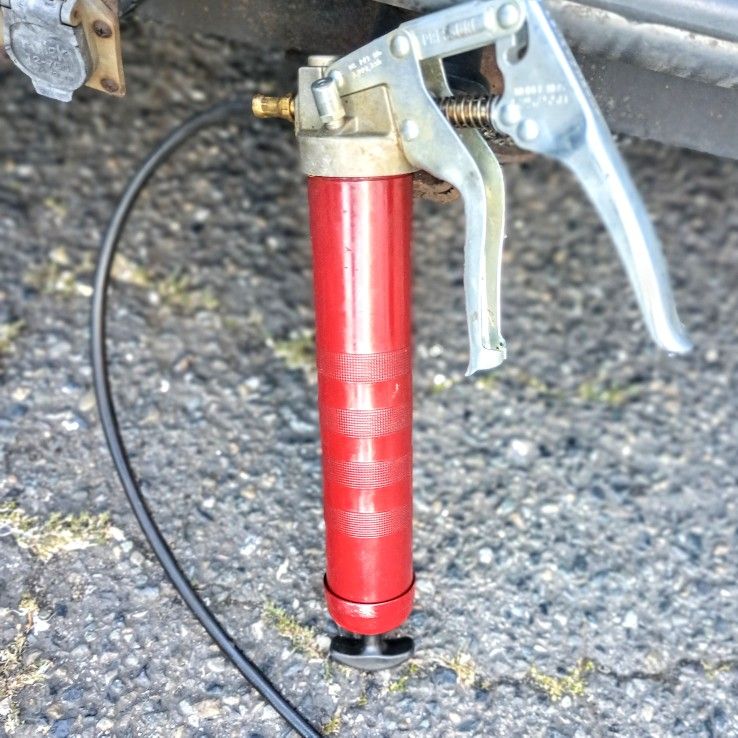 Grease Gun by Alemite Works Good. Thanks