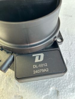 Mass Air Flow Meter Sensor Duralast DL-6012 AF10043 Compatible with Chevy Cadillac GMC Silverado Suburban 1 Tahoe Yukon XL 1500 Sierra Escalad