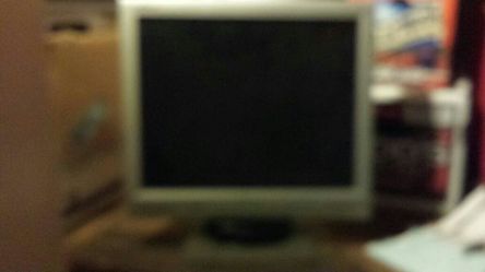 Flat screen color monitor 18 inch